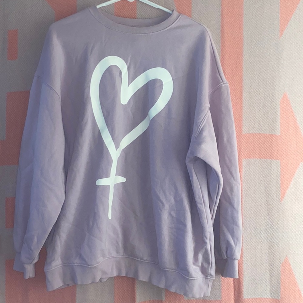 Heart cross sweater - medium